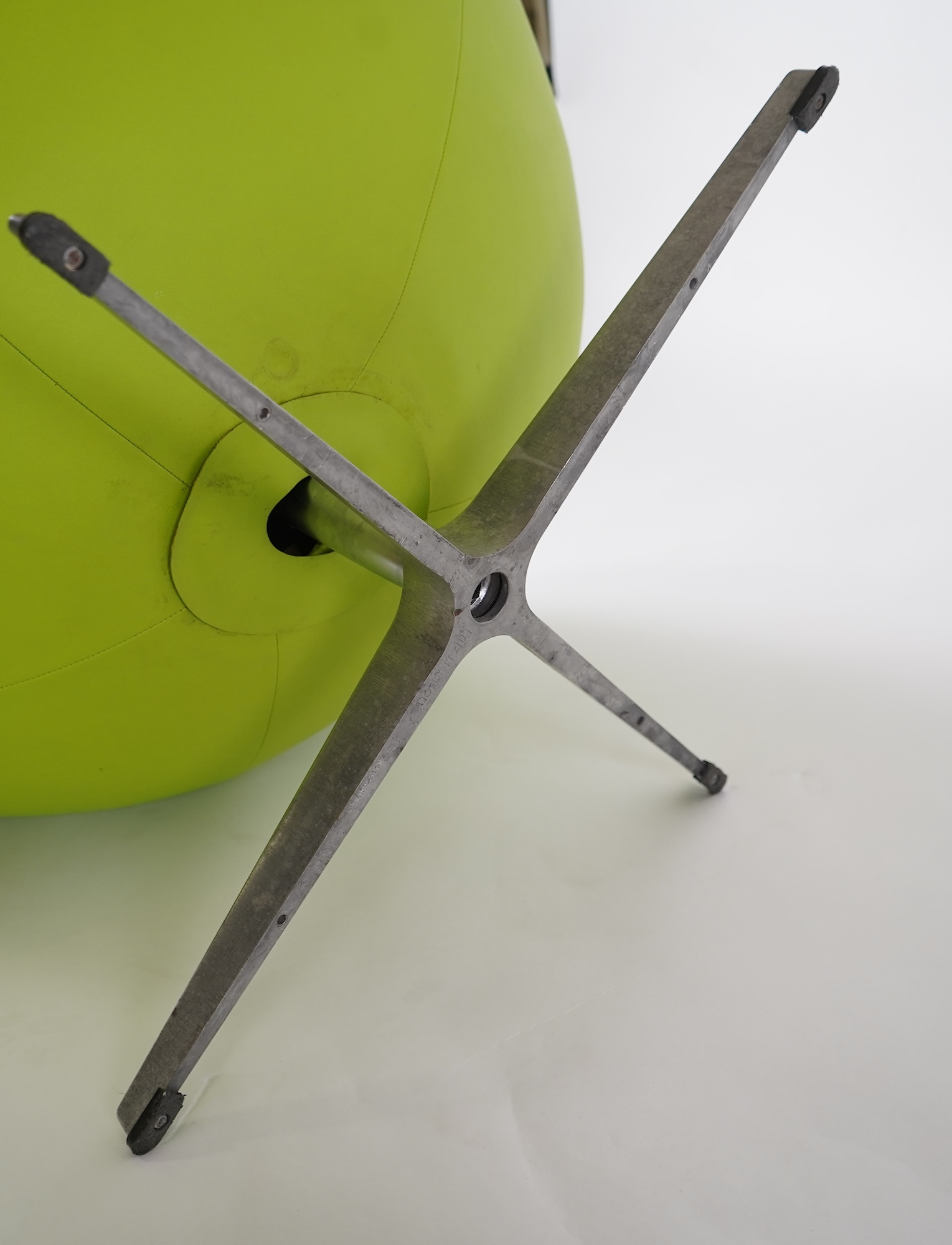 Arne Jacobsen (Danish, 1902–1971) for Fritz Hansen: An 'Egg' lounge chair
